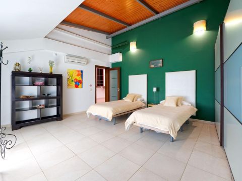 Chambre à coucher 3