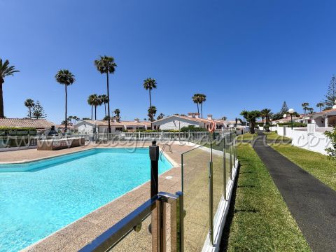 Bungalow Santa Barbara EMC2