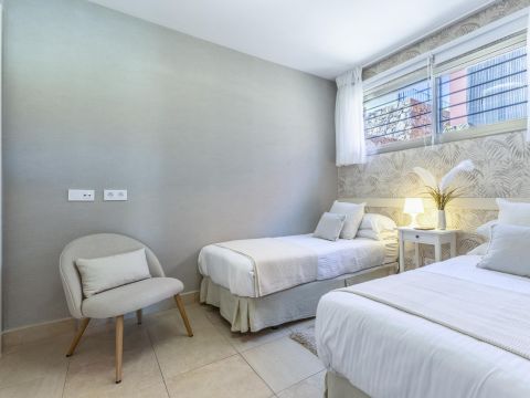 Chambre à coucher 1