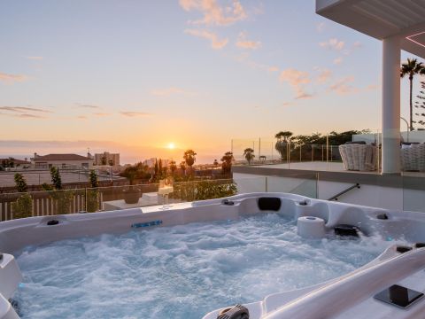 Hot tub