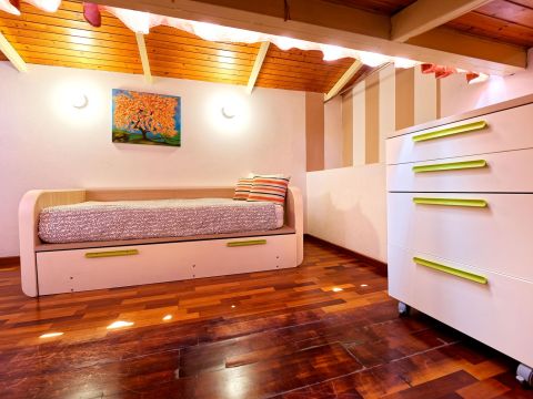 Chambre à coucher 2