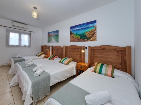 Dormitorio 4