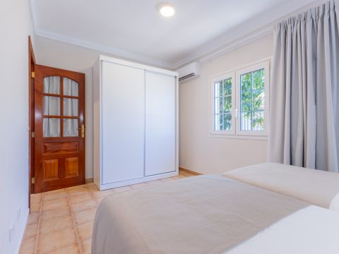 Chambre à coucher 2