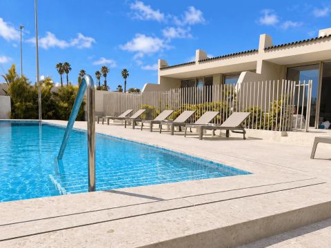 POOL Bungalows 2
