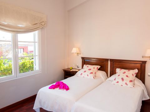 Dormitorio 4