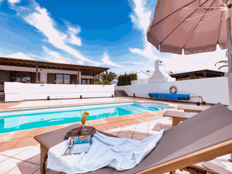 Sunny Fun HolidayRentals365
