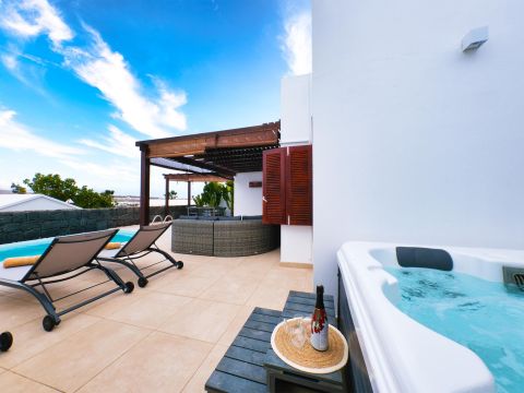 Jacuzzi