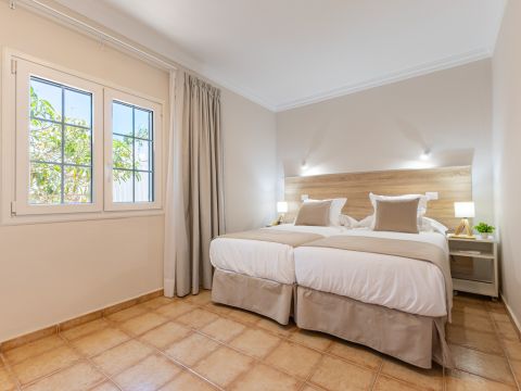 Chambre à coucher 2