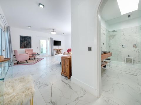 Chambre à coucher 1