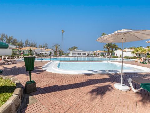 Campo Golf 26: Bungalow Moderno en Maspalomas | VillaGranCanaria Piscina