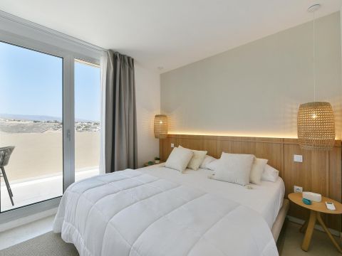 Chambre à coucher 1