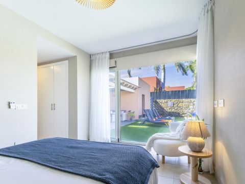 Chambre à coucher 1