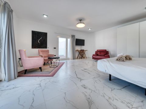 Chambre à coucher 1
