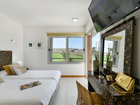Villa Vista Golf 9 | Salobre Golf  | VillaGranCanaria Dormitorio 2