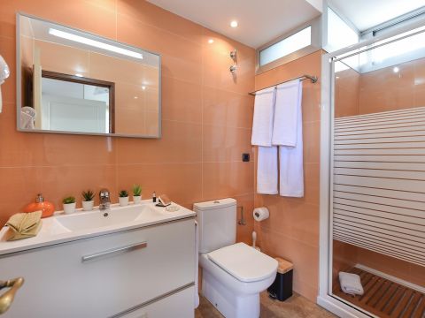 Salle de bain 1