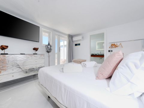 Chambre à coucher 1