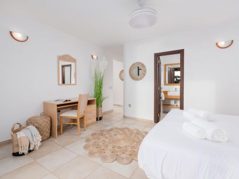 Dormitorio 4