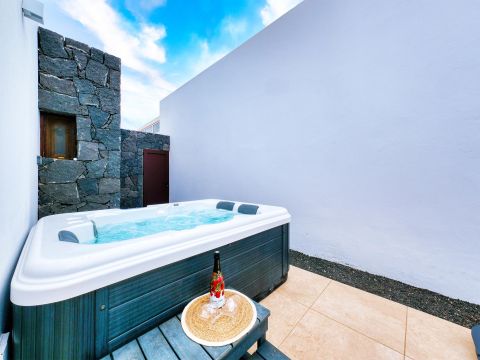 Jacuzzi