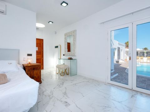 Chambre à coucher 1