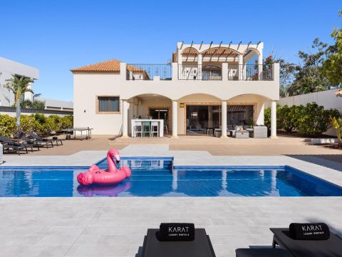 Celestia HolidayRentals365