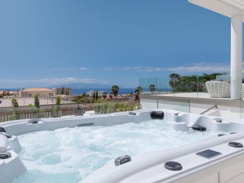 Jacuzzi