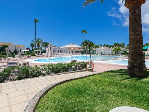 Campo Golf 26: Bungalow Moderno en Maspalomas | VillaGranCanaria Piscina