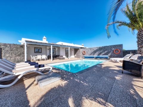 Island Waves HolidayRentals365