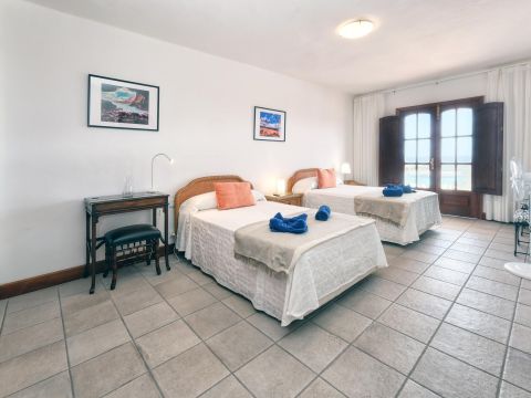 Chambre à coucher 3