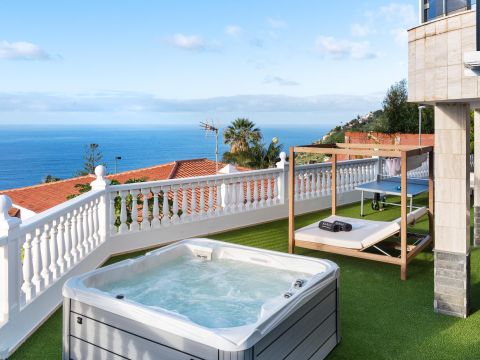 Jacuzzi