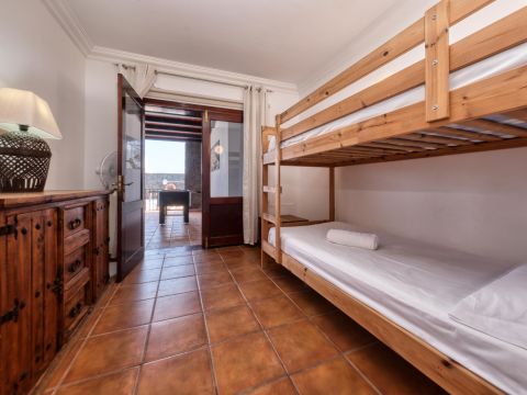 Dormitorio 4