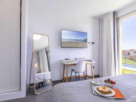 TV & entertainment