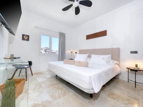 Chambre à coucher 1