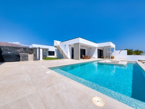 Marina Luxe HolidayRentals365