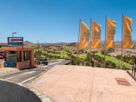 Villa with Private Pool in Salobre Golf | Vista Golf 16 Entorno
