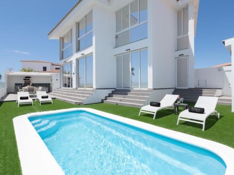 SUNSET PRIVÉ HolidayRentals365